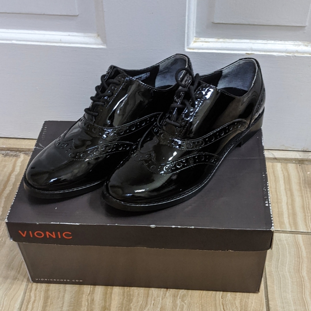 Vionic Hadley Oxford shoes